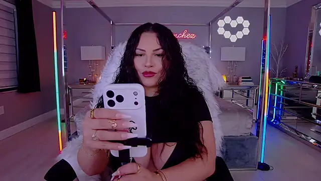 theofficialsophiasanchez