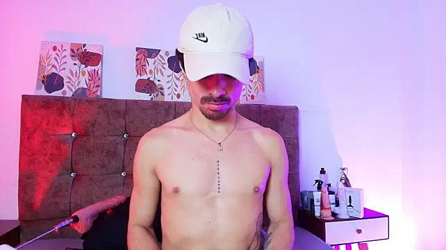 Ethan_Briggs_ live cam on StripChat