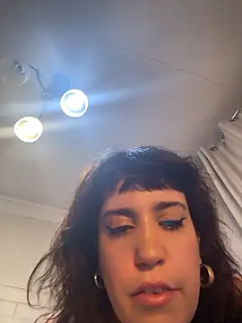 gattasromanxxe (F young) - en cuatro desnuda por 3 min