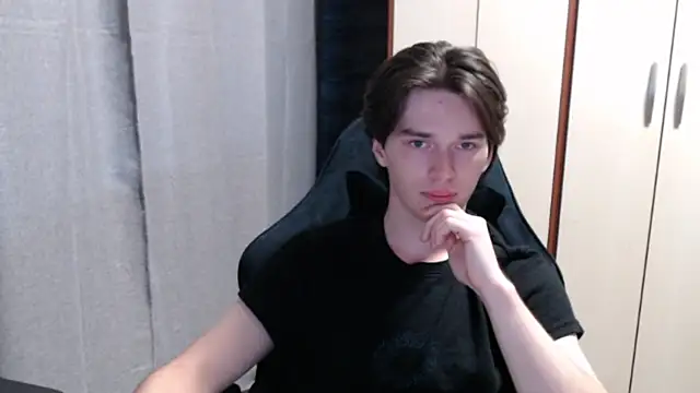 arthur___king (M twink) - stand up and show  body