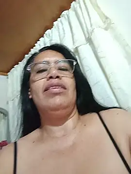 emilif_ (F mature) - Show my pussy in the kitchen