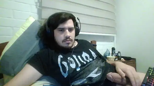 hung_weeb live cam on StripChat