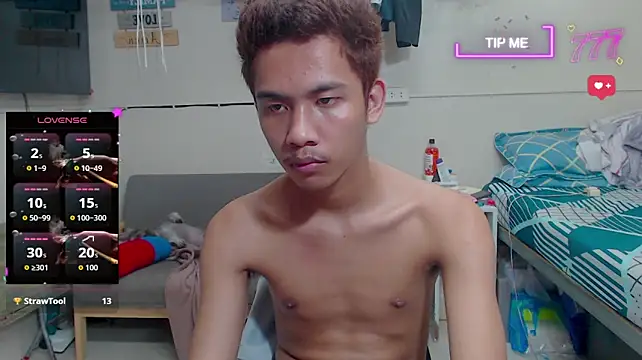 Asian_Ainsley