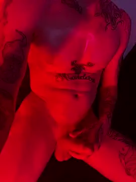 xChrisjThomW