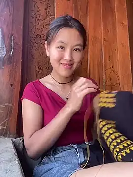 hoa_mai live cam on StripChat