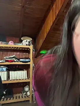 MillieBobbyBrowns webcam