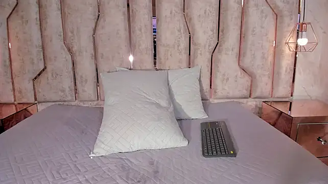 chica_nocturna25 live cam on StripChat