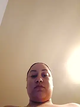 honeeyyy_pot live cam on StripChat