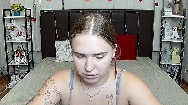 LauraHlot live cam on StripChat