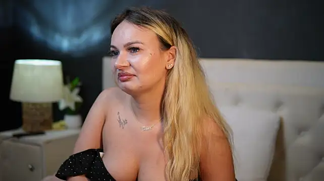 DaliaParis live webcam