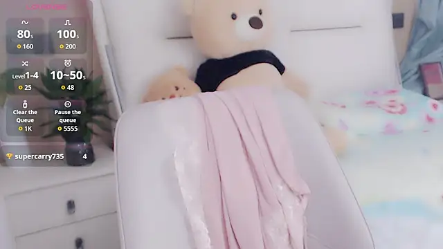 SS-2028 live cam on StripChat