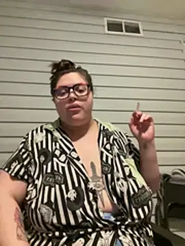ItsBunniBabe live cam on StripChat