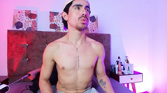 Ethan_Briggs_ live cam on StripChat