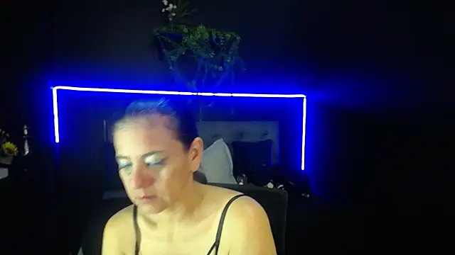 sasi_luna live cam on StripChat