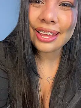 Rashell1_Queen live cam on StripChat