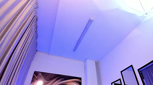 sofiaa_snoww live cam on StripChat