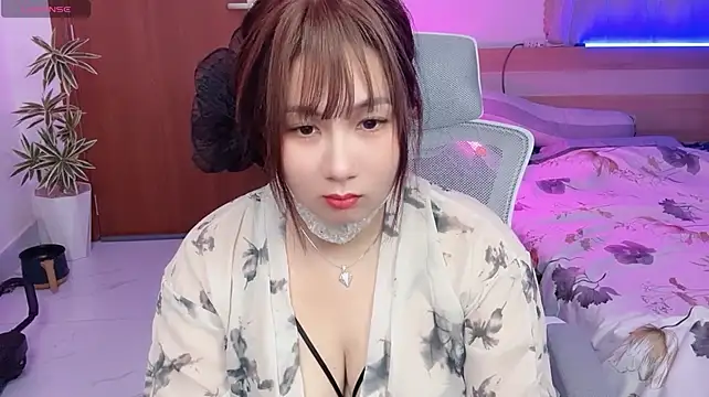 Sweet_Nini live cam on StripChat