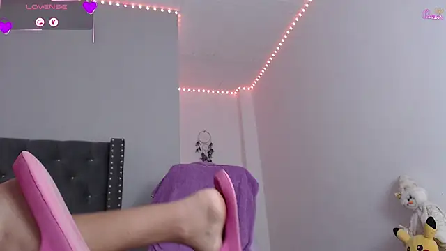 Hanna-Queenss live cam on StripChat