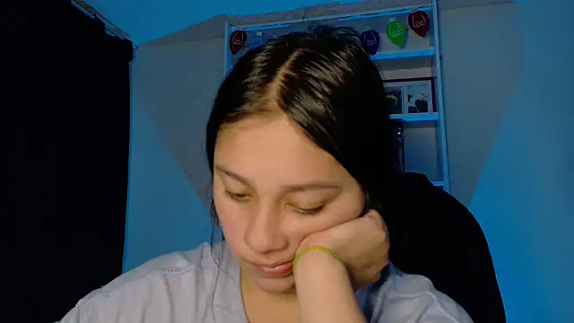 KOREN_JALAA live cam on StripChat