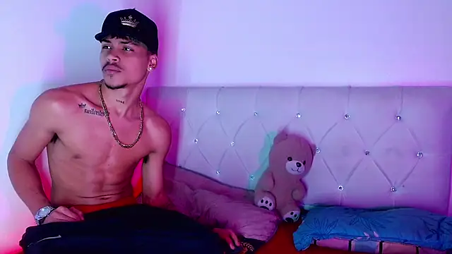 Angel_foxc13 live cam on StripChat