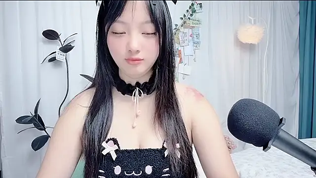 Winnie666999 live cam on StripChat