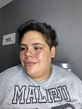 Hailey_Curvy live cam on StripChat