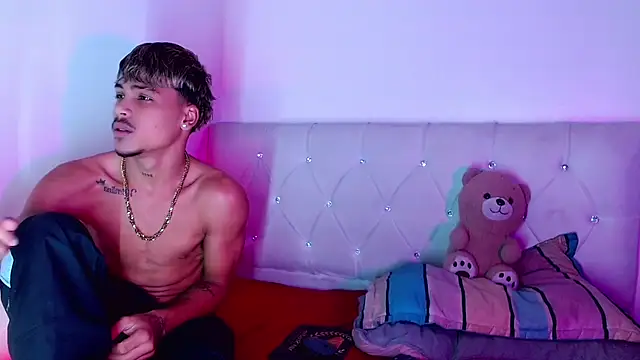 angel_foxc13 (M twink) - Happy happy Angel..!!😍