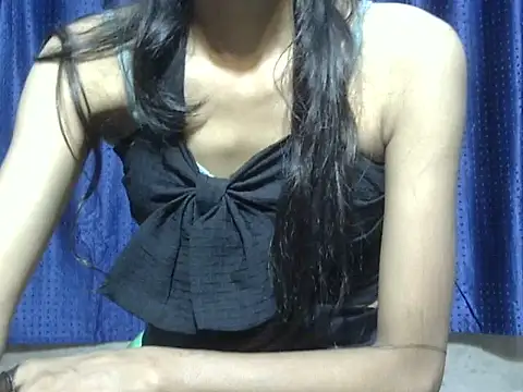 Thirsty_Moni live cam on StripChat