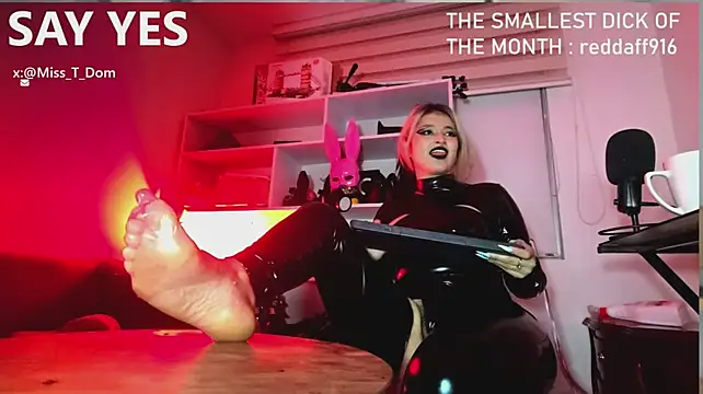 miss_tentation (F young) - Worship the queen of madness