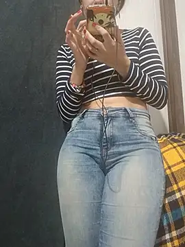 Lupita_sol live cam on StripChat