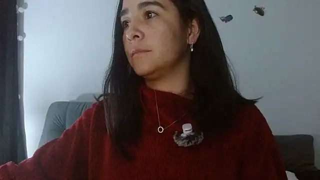 sensualstryp live cam on StripChat