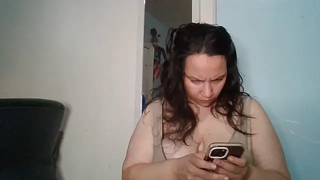 bellakay19 live cam on StripChat