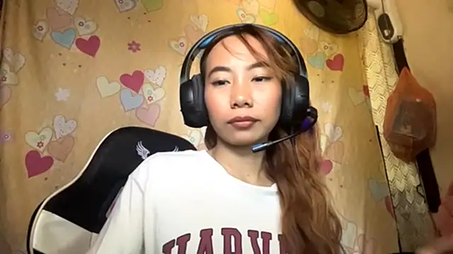 PiaSwida live cam on StripChat