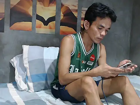 Natsboii live cam on StripChat