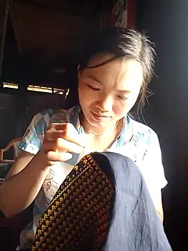 ngan-cute live cam on StripChat