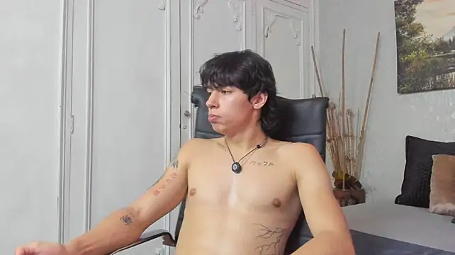 Tyler_durten live cam on StripChat