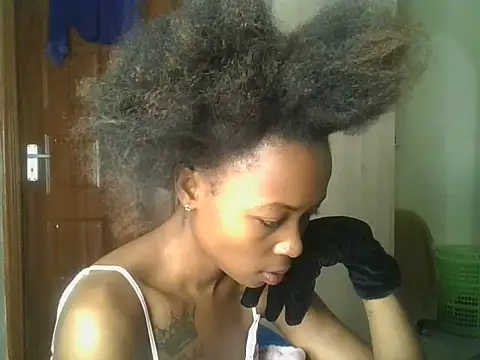 Prettyquueen live cam on StripChat