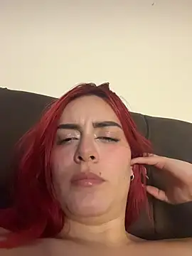 Soffi_hoot live cam on StripChat