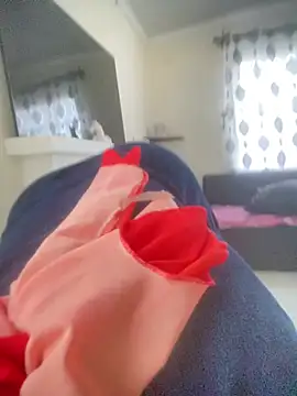 Cardiebae89 live cam on StripChat