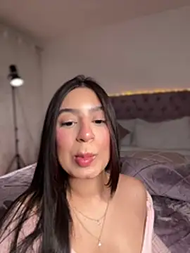 Samantha_e2 live cam on StripChat