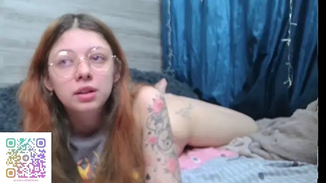 linabonbon (Ask my age) - Play with tits and tease pussy