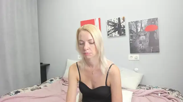 Brightly_Heizer live cam on StripChat
