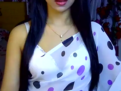 Alina_Nur live cam on StripChat