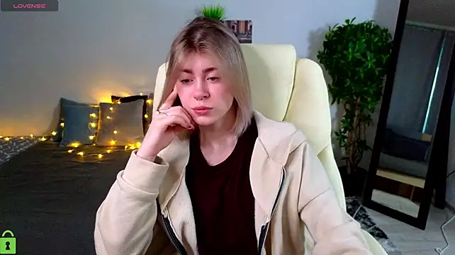 Lilycollins_ live cam on StripChat