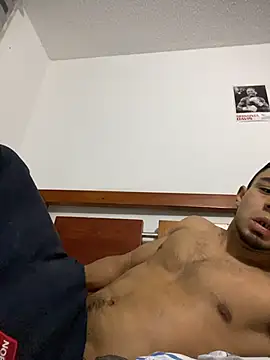 Taylor_DiamondBoy live cam on StripChat