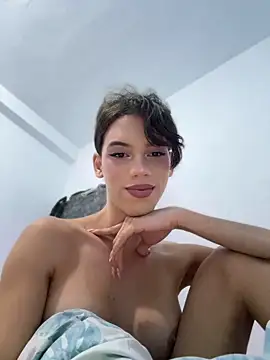 Carlita_cute live cam on StripChat