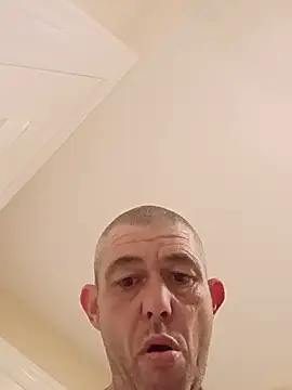 burby79 live cam on StripChat