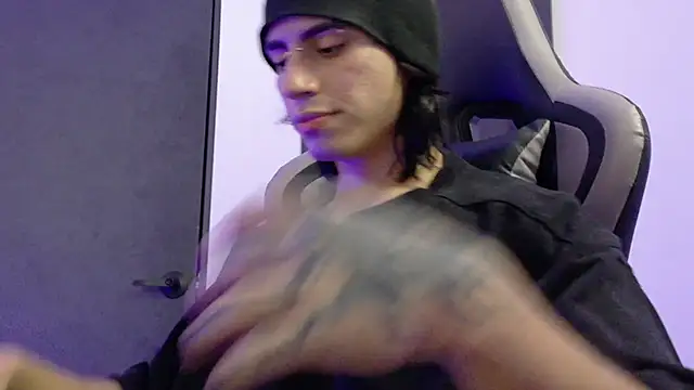 eren_jeager (M twink) - MAKE ME CUM