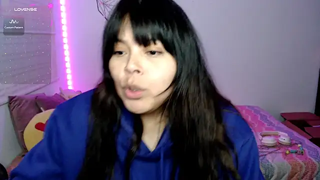 EllieMoonX снимок онлайн-комнаты на Stripchat
