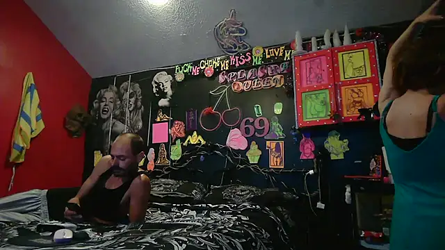 splash_queen420 (Ask my age) - Bend Over Shake Ass